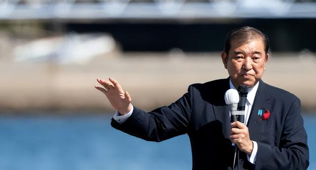谁敢支持就制裁谁？特朗普彻底摊牌了，中欧日印带头，63国投下赞成票，美国霸权正式被送入历史