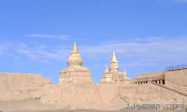 额济纳胡杨：为何枯木、遗址与烟火，反倒成了最动人的风景？