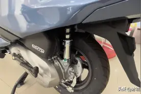 6800元！本田125小踏板来袭，集动力，油耗于一身的城市通勤利器图片