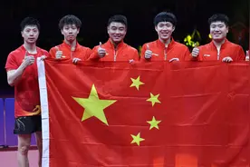 王楚钦男单夺冠扔球拍引争议！央视正式点评，国乒王牌更新社媒图片