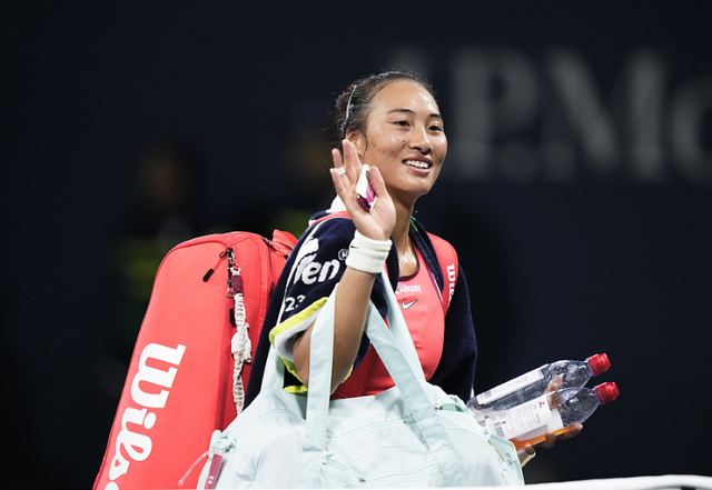 李娜没想到，郑钦文受邀观礼阅兵不到30天，竟再令所有人刮目相看