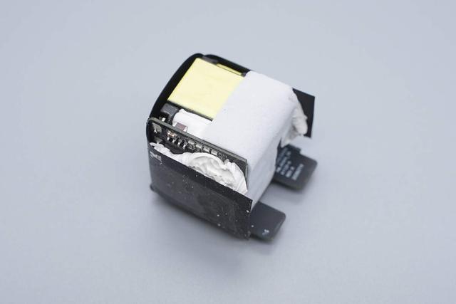 小米新款45W氮化镓小布丁充电器拆解，这些不同点需要注意