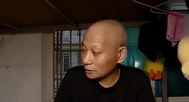 捐肾救妻的模范丈夫，12年后住院发现双肾都在	，子女表示无法接受