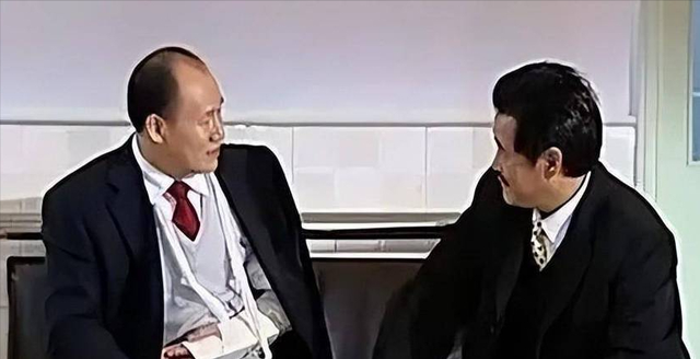 成本2毛骗农民200亿	，花1亿请赵本山代言，创始人下场大快人心