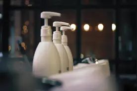 看完就赚了！出名、默默无闻却出奇好用的洗发水分享图片