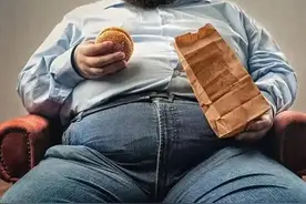 医生坦言：若经常有这3个现象，说明血脂已升高，老人千万当心图片