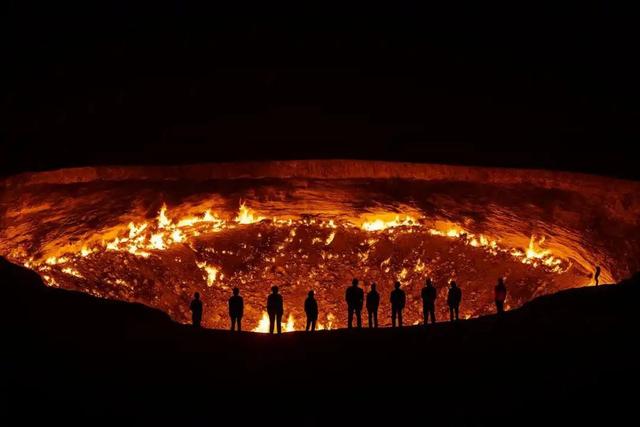 燃烧半世纪的地狱之门，35亿吨油田抵中国7年进口量，却无人敢采