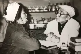 1953年卫生部要废除中医，毛主席听闻连忙阻止，撤职两名卫生部长图片