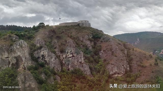 自由行第2天：坐8小时大巴到贝尔格莱德，买不到流量卡，几乎崩溃