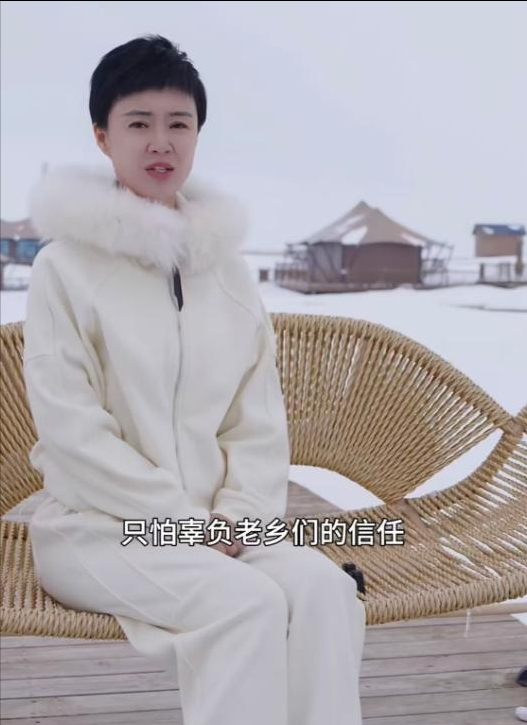 47岁贺娇龙去世！同学曝抢救过程	，网友提醒成真，此前疑早有征兆