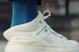 马斯克带货、年销破亿！这双"不弯腰"鞋凭啥火出圈？图片