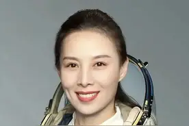 “英雄航天员”王亚平同志简历图片