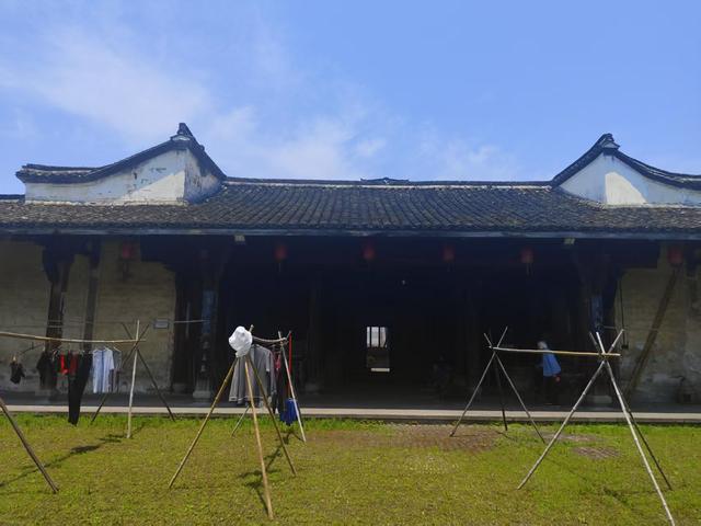 在富春江畔遇见孙权故里，网评有争议的龙门古镇其实很有看头