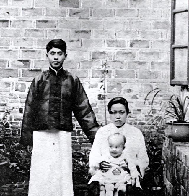 翁帆没想到，人情世故、江湖地位在杨振宁告别仪式上体现淋漓尽致