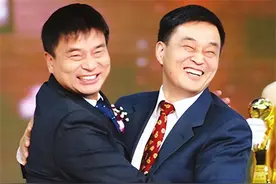 生了4个孩子，因太穷送出两个，谁知四个儿子后来都成了亿万富翁图片