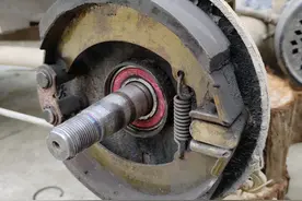 电三轮爬坡无力，换一个变速箱拉一千斤轻松爬坡图片