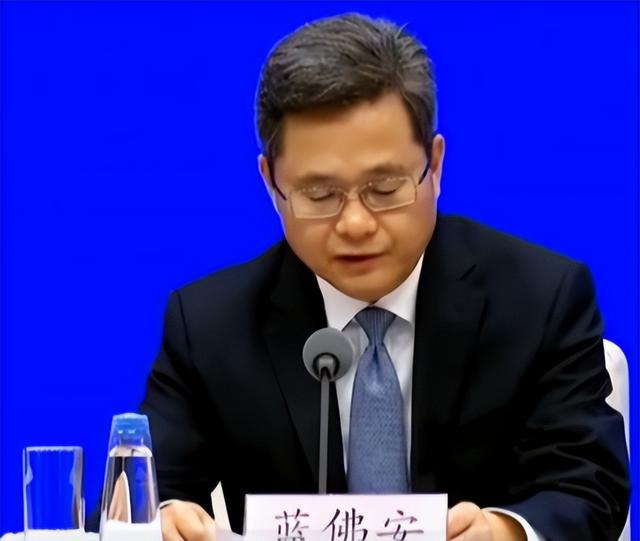 中央重磅文件！国家踩刹车，未来10年财政格局要变天，什么信号？