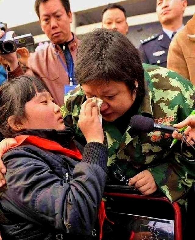 贪污上亿、假慈善？这次	，当众落泪的韩红，再次印证孙燕姿的评价