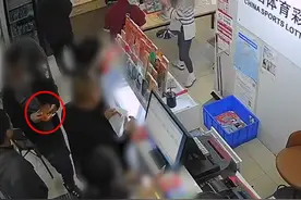 男子想“一夜暴富”专偷同一家彩票站刮刮乐，1个月中了6500元图片