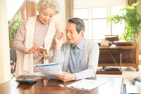 为什么说老人去世时间早有定数？出现6个征兆，老人就要“走”了图片