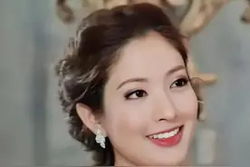 火了14年的“甜妹天花板”，这张脸看多少遍都很惊艳图片