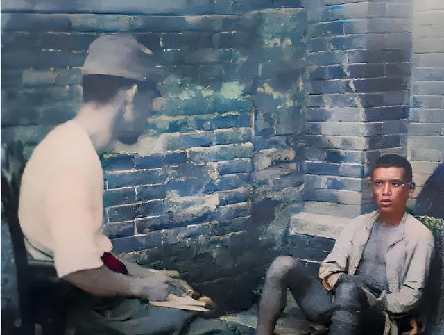 1938年，一个姑娘被抓进狼窝，日本兵犯下禽兽暴行