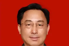 将军履新！韦昌进已任海南省军区政委图片