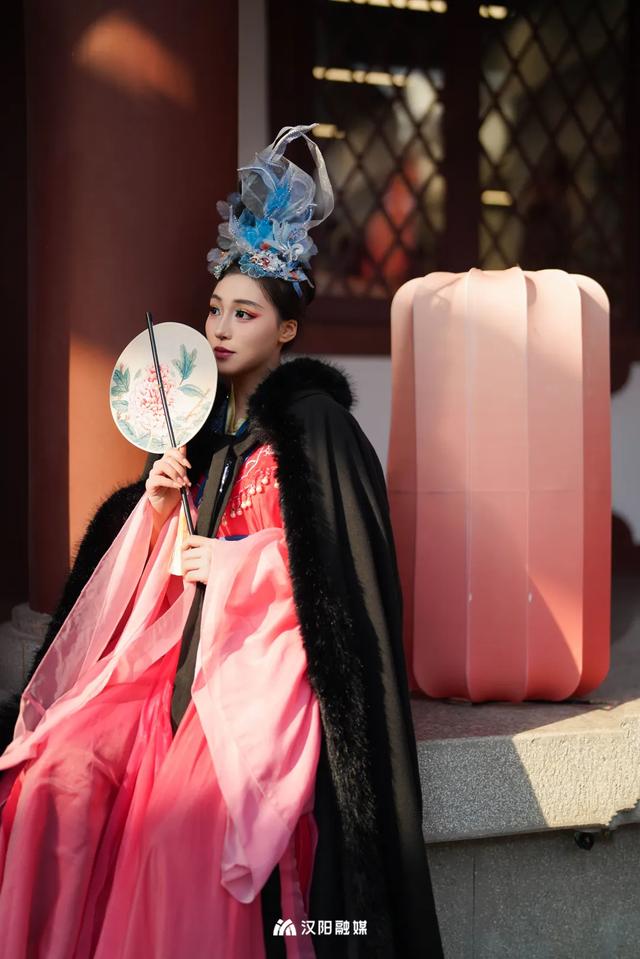 在汉阳高空看江,与大桥同框,知音殿最美机位来了!