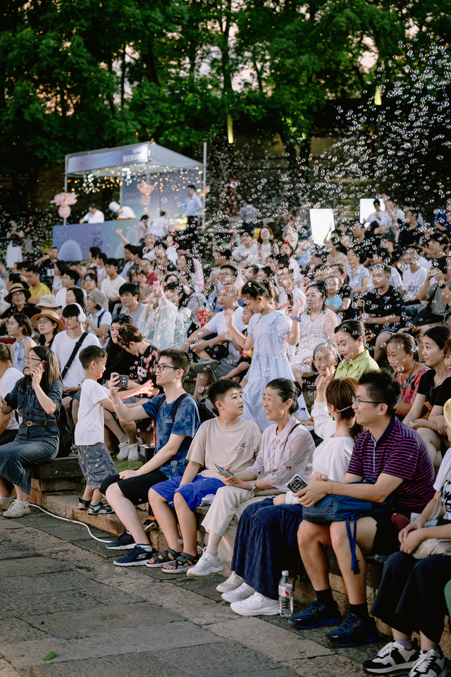 乌镇泡泡夜游神活动延长，快乐加倍！