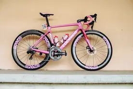 Pro战车 波加查的环意冠军粉Colnago V4Rs图片