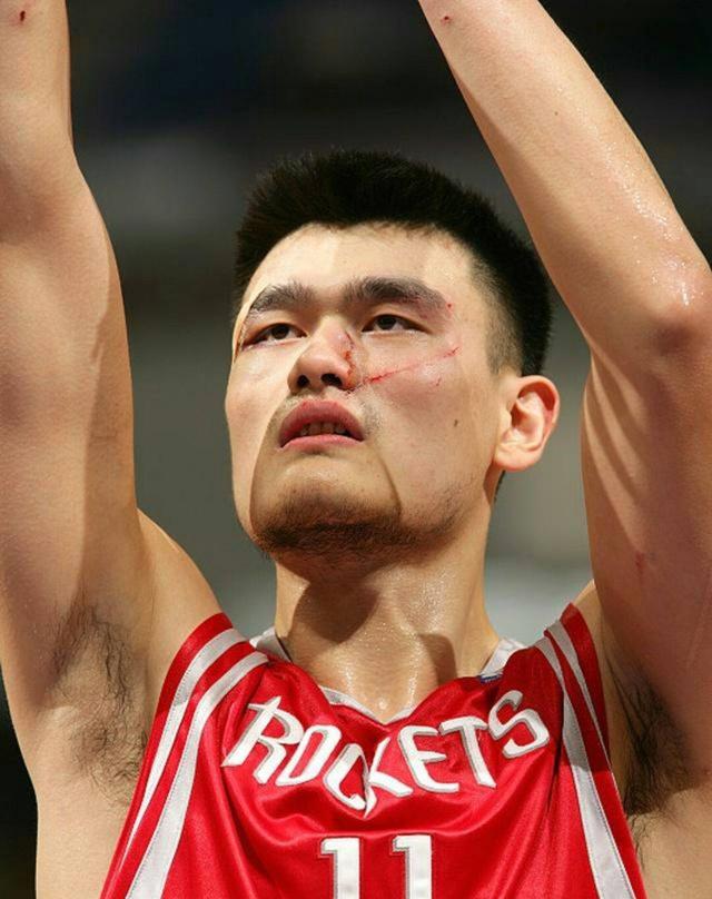 姚明做梦也没想到，15岁的女儿	，如今仅凭一个举动就给他长脸了