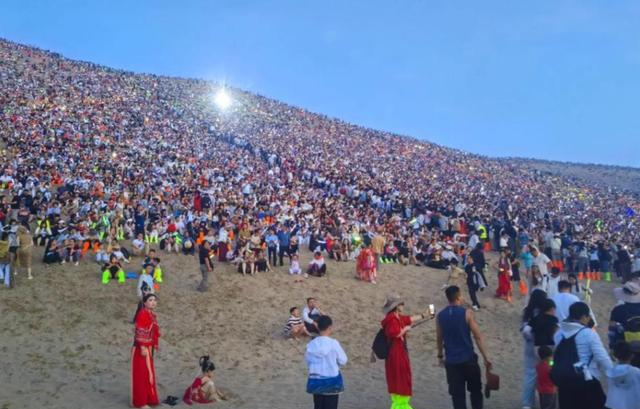 五一最堵景点出炉！网友：堵到怀疑人生，在家没出门的有福了