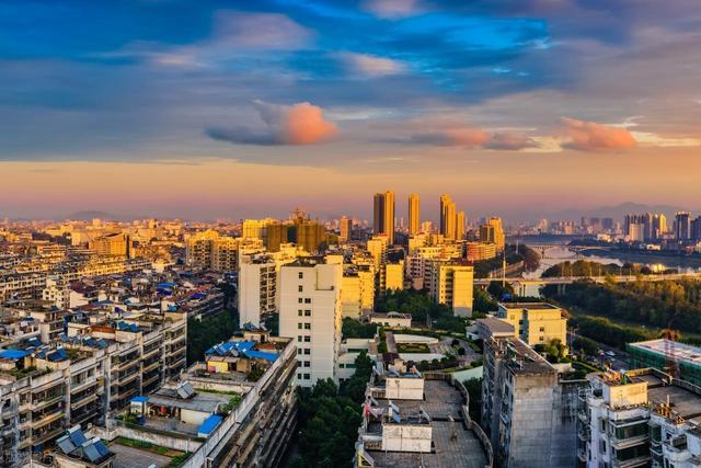 华东“面积最大”地级市，相当于8个无锡，3个合肥，不是临沂杭州