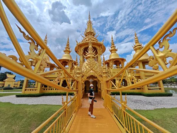 泰国旅游：清莱观瞻温泉白蓝黑三庙行（图）