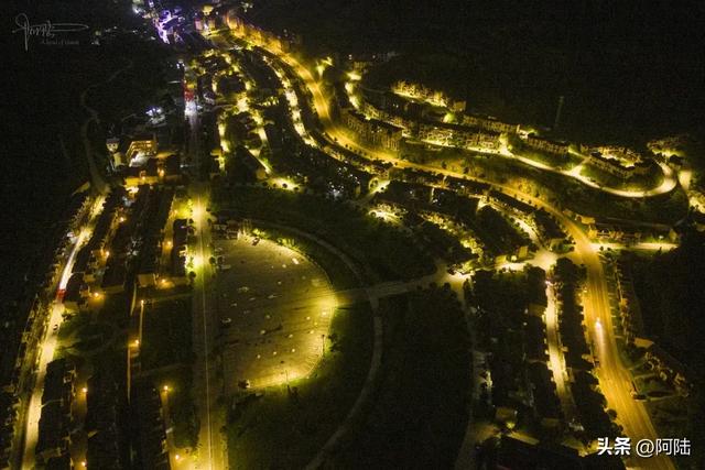 摩旅湘西,偶遇湖南省最大的少数民族聚居安置区,感受却五味杂陈