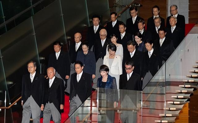 中日战场已经敲定？日本斥资9万亿！中方一纸禁令，高市已陷绝境