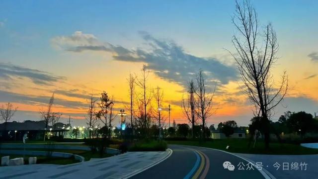 绵竹这里太美了！适合遛娃、运动、拍照，还有风铃木花海......