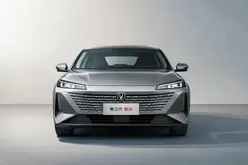 长安爆发了！第三代逸动亮相，宽体+分体内饰，卖6.99万图片