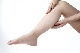 腿一到晚上就酸难受怎么回事图片