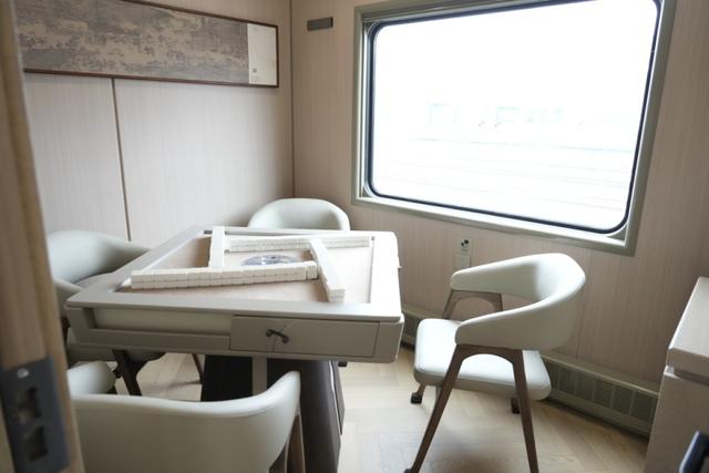 武铁舒适型旅游专列价格曝光：每人10999元起，豪华双人间每人58999元