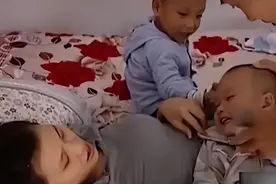 儿媳向公公借300给孩子看病，被婆婆逼跳楼，儿子：断关系永不见图片