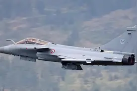 阵风战机拉胯法军工不服，贬低歼-10暴露其无知图片