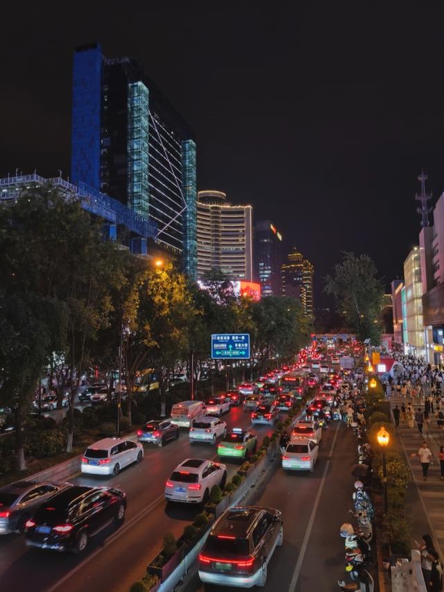 都说西安比郑州还要名气大，两地深度游后，才发现差距真的很大