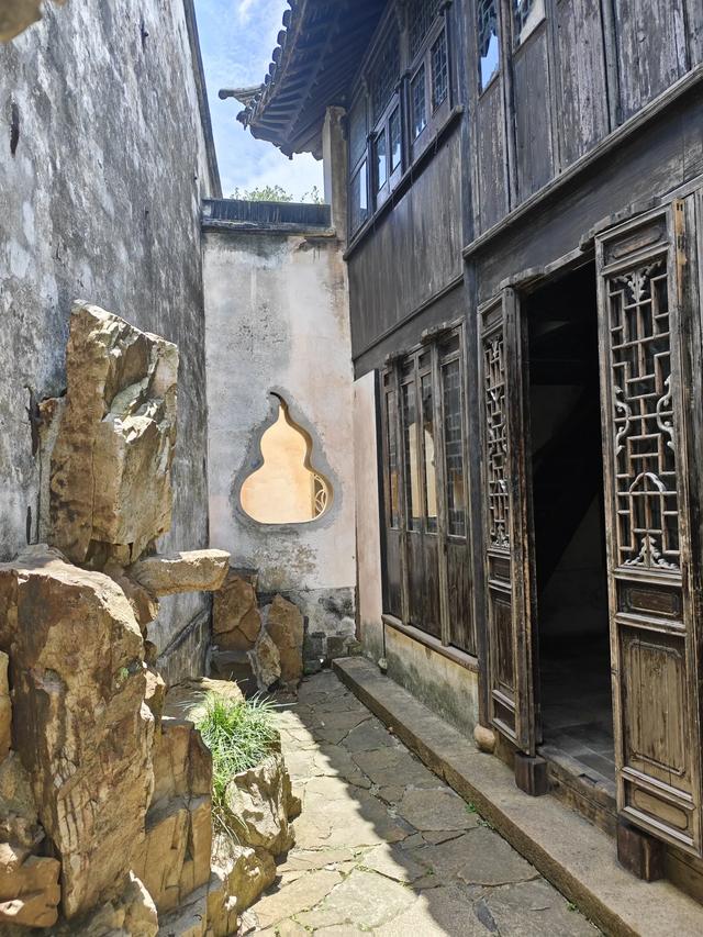 “富土”中的同里