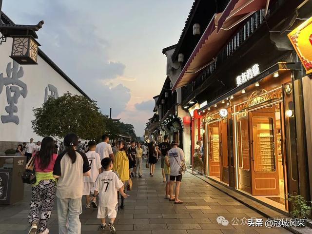 杭州寻吃·一碗蟹黄面