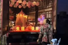 父亲为女儿庆生将货车改造成“童话城堡”，孩子母亲：只花了500多元图片