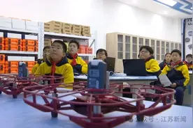 新学期，江苏拟试行中小学春秋假，学前一年免保教费！图片