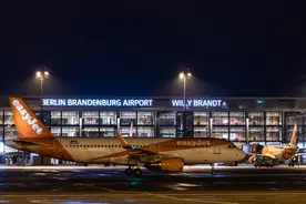 德国姑娘远嫁中国，三年后回家探亲母亲痛哭，直言：为什么要骗我图片