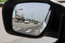 超过60周岁的老年人，不能再随便开车了，交警：有这5点需要留心图片