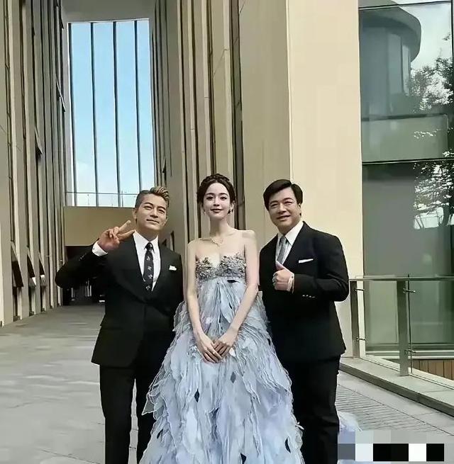 不怪郭富城忍不住跟她合照，作为一个女人	，我都心动不已